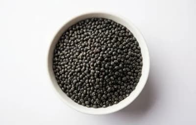 whole black gram lentils