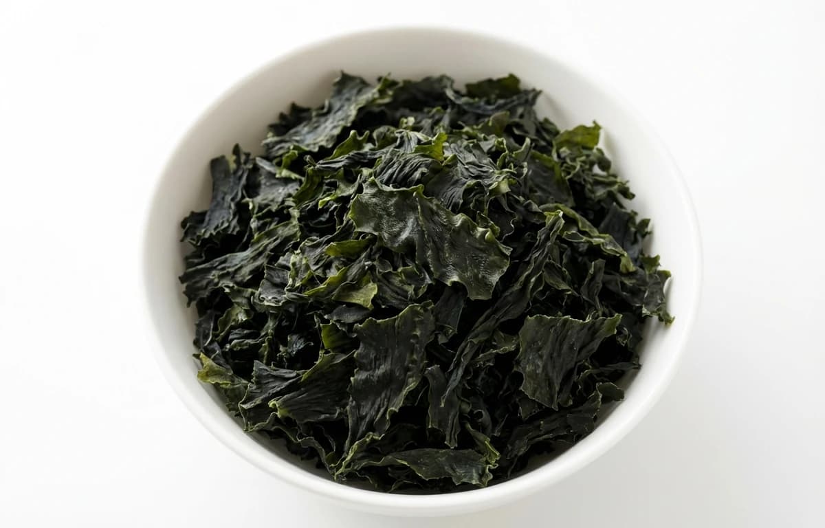 dried wakame seaweed