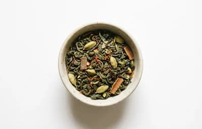 kashmiri green tea leaves