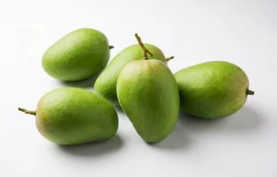 raw green mangoes