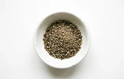 freshly ground black pepper