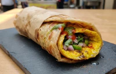 Egg Paratha Roll
