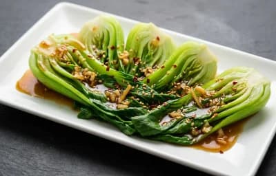 Steamed Bok Choy with Garlic Ginger Sauce
