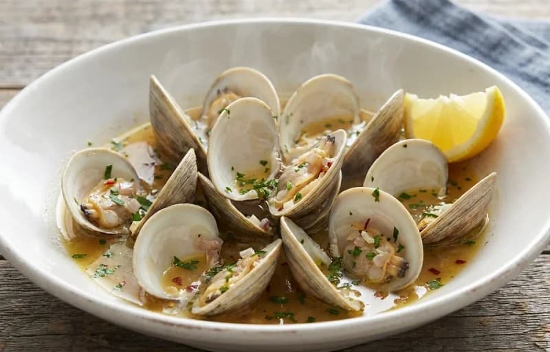 Steamed Clams with White Wine with Garlic Bread - Recipe 1