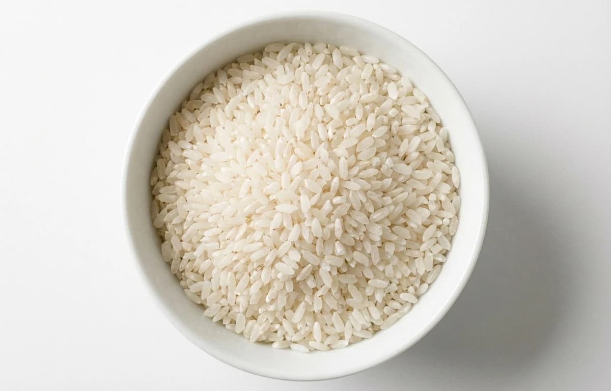 raw unenriched medium-grain white rice