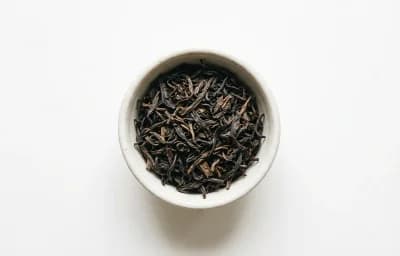 black tea leaves