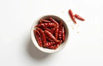 dried red chili peppers